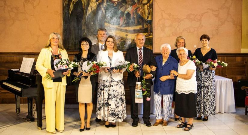 Könnyek és taps a Refektóriumban: így ünnepeltek a Rába-parti városban