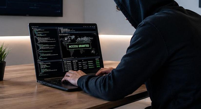 Három biztonsági résen át is hackelik már a Windows-okat, azonnal foltozni kell őket