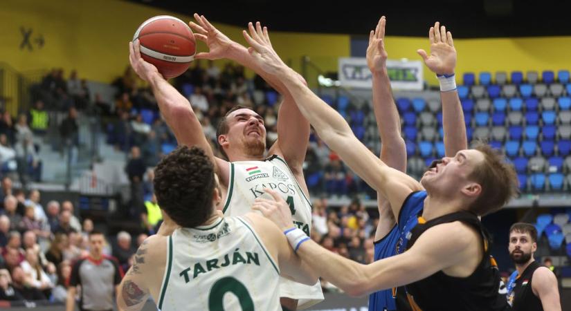 Bombahír: marad Kaposváron a kosárcsapat sztárja