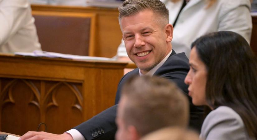 Magyar Péter a hatalmát félti, ezért hazudik folyamatosan a parlamentben is