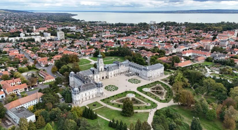 Felejtsd el a zsúfolt strandokat – Keszthely titkai egy felejthetetlen nyári utazáshoz
