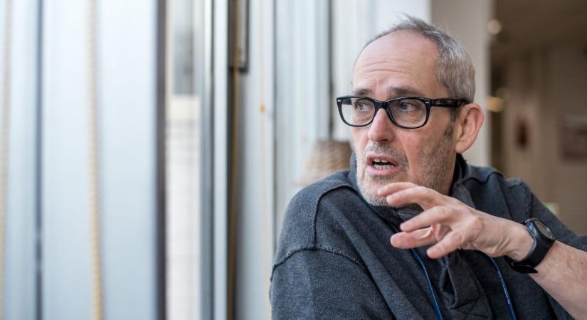 Felmentették Szász Jánost a bangladesi sziámi ikrekről forgatott dokumentumfilm ügyében