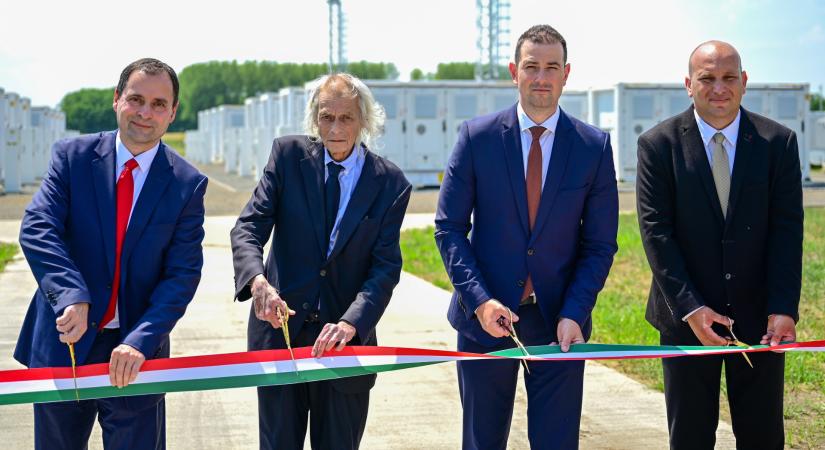 Átadták Magyarország legnagyobb villamosenergia-tárolóját
