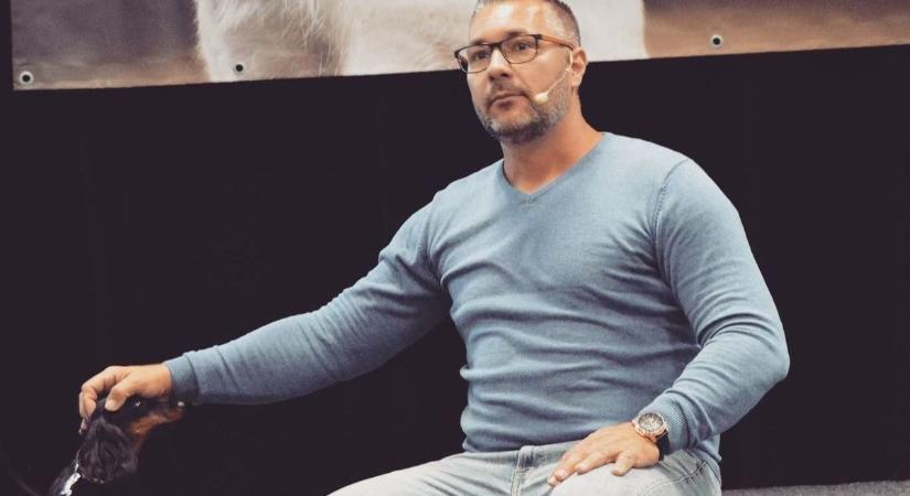 Problémás kutyák gazdáinak tart ingyenes nyílt napot a szakértő