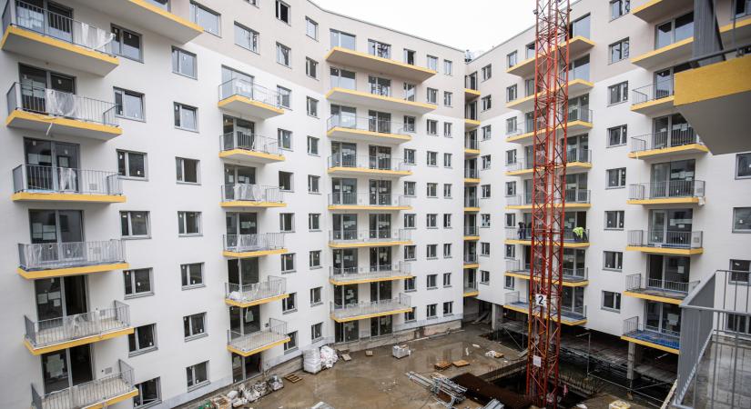 Itt a rideg valóság: évtizedekig kell dolgozni egy új lakásért a fővárosban