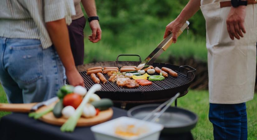 Ha csak a mosatlan tart vissza a grillezéstől: 4 tuti trükk, amitől mindig rendezett lesz a kerti sütögető