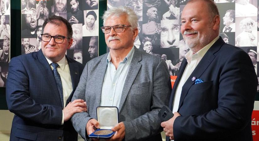 Amfiteátrum-díj a Szabadtéri Színházak Szövetségétől - a nélkülözhetetlen háttérembernek