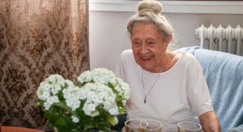 9 gyerek, 22 unoka, 100 év: a miskolci Ilonka néni mesélt a regénybe illő életéről - képekkel, videóval