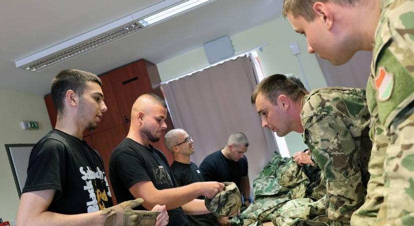Hetvenöt újonc a pápai bázison