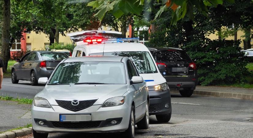 Újabb baleset, újabb torlódás alakul Szombathelyen