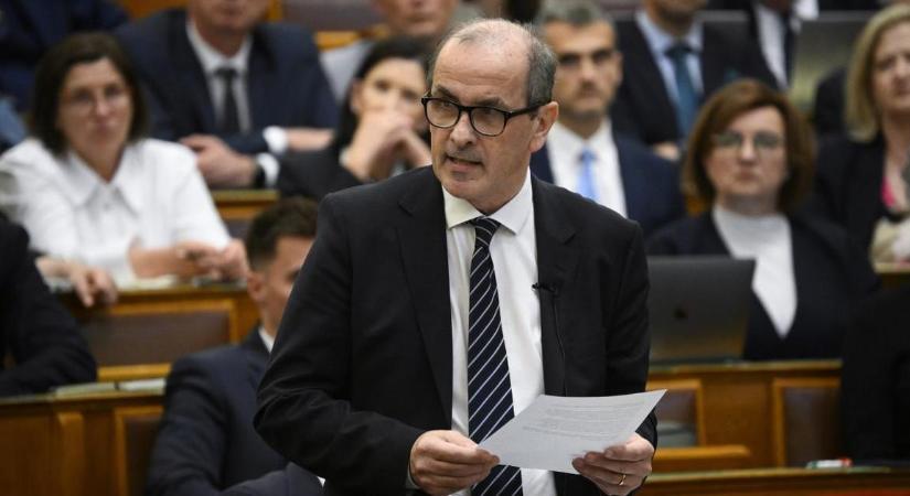 Hegedűs Zsolt: a mentőknek nem celebarcokra van szükségük
