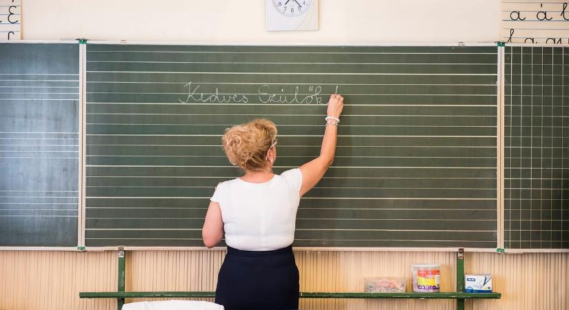 Hatályba lépett a pedagógusok teljesítményértékelését felfüggesztő törvény, idén már nem értékelhetnek a munkáltatók