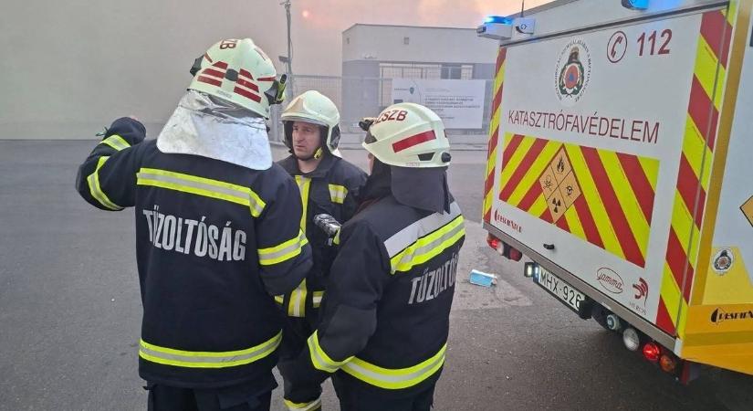 Példátlan ipari katasztrófa történt Szabolcs vármegyében: az éjjel leégett az egyik legnagyobb élelmiszeripari gyár teljes csarnoka  kitelepítették a lakosságot  videó