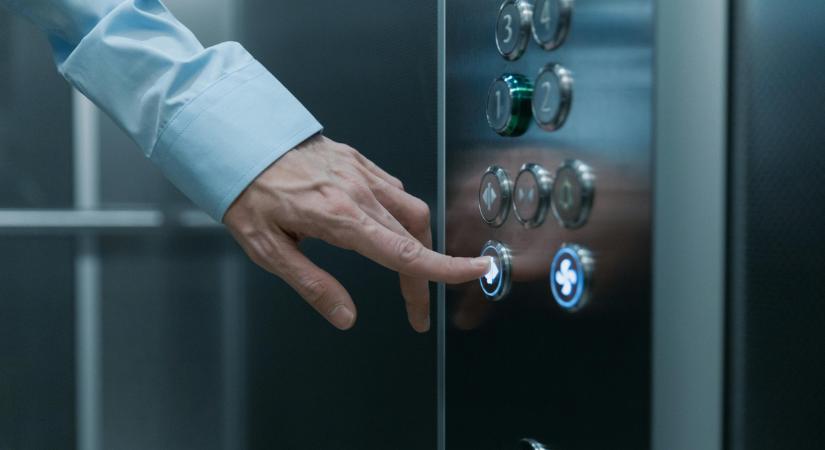 Sokkoló baleset: Lezuhant a lift, egy ember meghalt