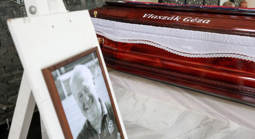 Több százan kísérték utolsó útjára id. Vlaszák Gézát Nagykanizsán (galéria, videó)