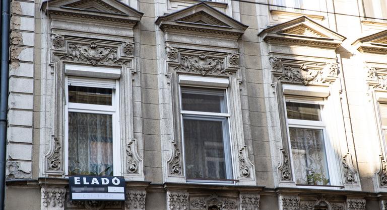 Elszakadtak a valóságtól a lakásárak, az MNB szerint történelmi csúcson a túlértékeltség