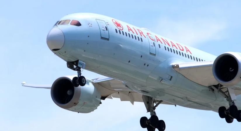 17 év, kilencszáz repülés után bukott le az Air Canada kapitánya, hogy nincs is megfelelő jogsija