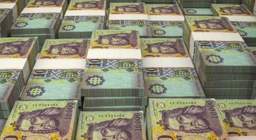 Stagnál a forint