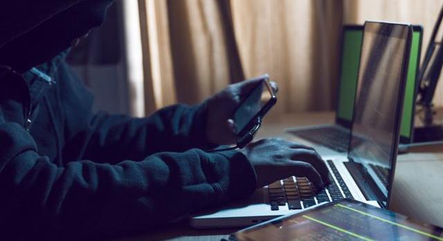 Azonnal tedd le a telefont, ha ezzel hívnak: milliókat bukhatsz miatta