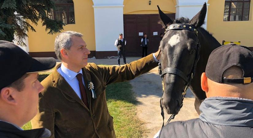 Lázár János alapítványa augusztus 31-gyel megszűnhet