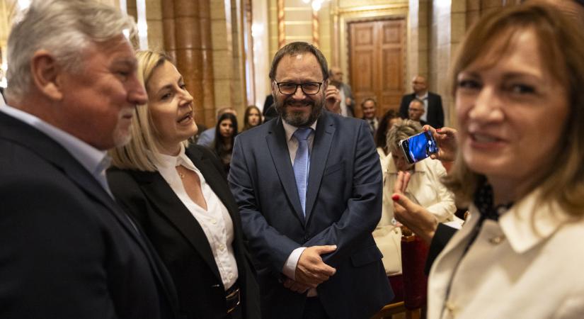 Budapesttől és a megyei jogú városoktól nem von el iparűzésiadó-többletet a Pénzügyminisztérium