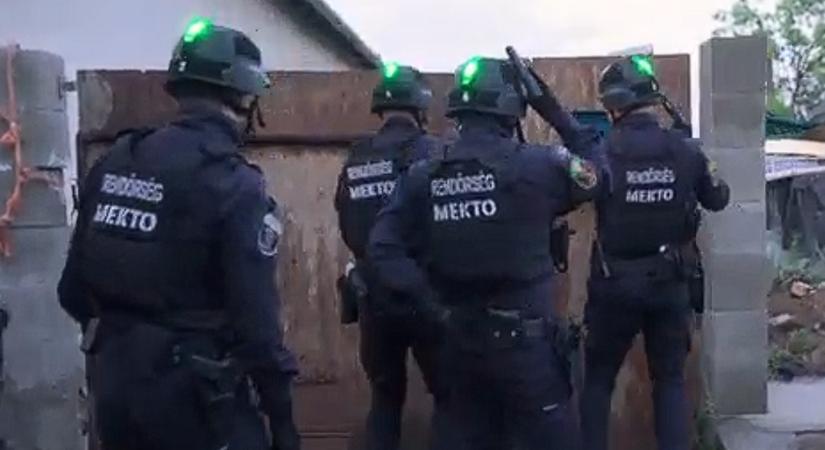 Családi drogbizniszt számoltak fel a rendőrök Vácon - Videó