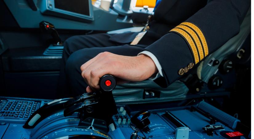 17 év, több mint 900 járat: Lebukott az Air Canada pilótája, megfelelő engedély nélkül repült