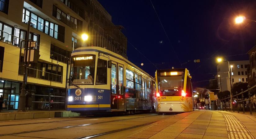 Zajos munkák a debreceni villamosvonalakon – az autósoknak is figyelniük kell