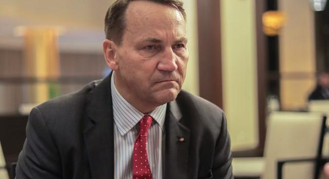 Lengyelország elvárja Ukrajnától, hogy kijavítsa az UPA hőseiről történt elnevezéssel elkövetet hibát – Sikorski