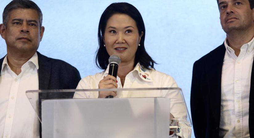 Egy végletekig megosztott Peru voksolt, két nap után sincs eredmény a parlamenti választáson