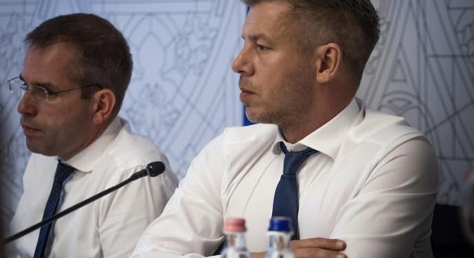 Döntött a kormány, leszedik az úgynevezett nemzeti hitvallás szövegét a közintézményekben