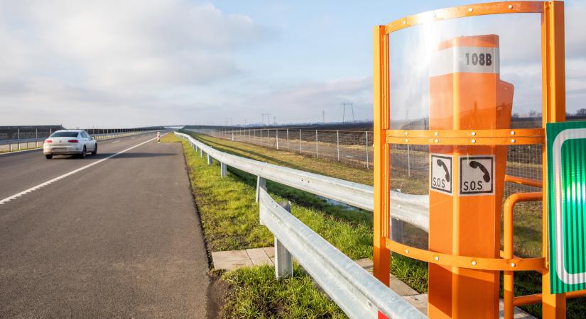 Életveszély – forgalommal szemben hajtott egy autós az M44-esen