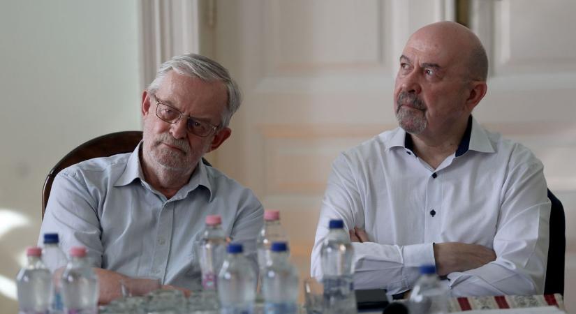 Költőt és kritikust díjaztak a „Szinvával” - fotók