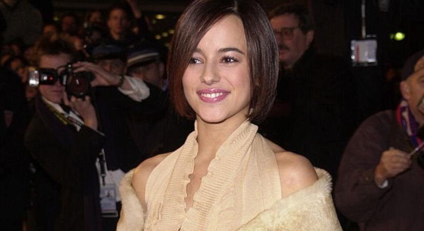 Emlékszel még a Moi... Lolita énekesnőjére? Így néz ki most a tetovált Alizée 41 évesen