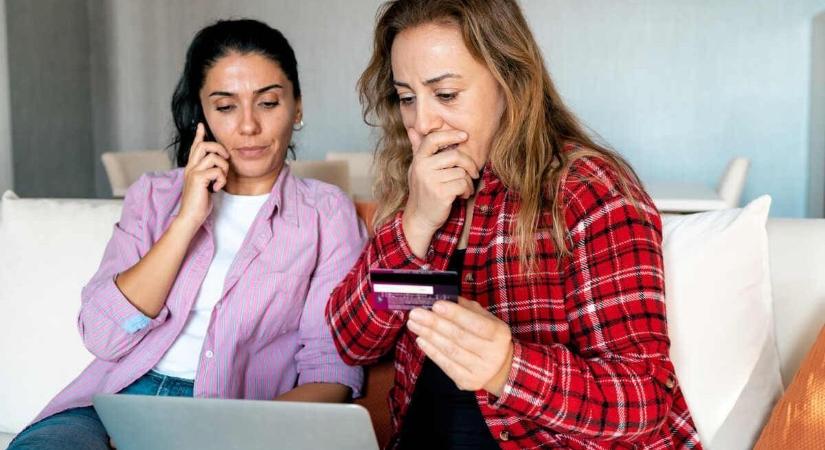 Elhűlt, amikor megnézte a banki kivonatot: ezreket égetett el az elavult SMS-ekkel