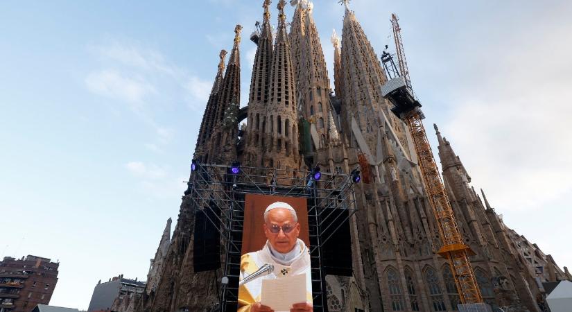 A világ legmagasabb temploma – XIV. Leó felavatta a Sagrada Família-bazilika Jézus Krisztusról elnevezett tornyát