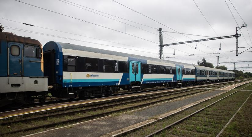 Halálra gázolt egy embert a vonat Csorna közelében: óriási a fennakadás a GYSEV vonalán