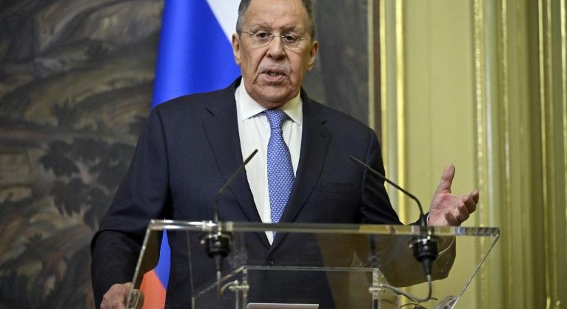 Lavrov fogadja az „európai trojka” nagyköveteit