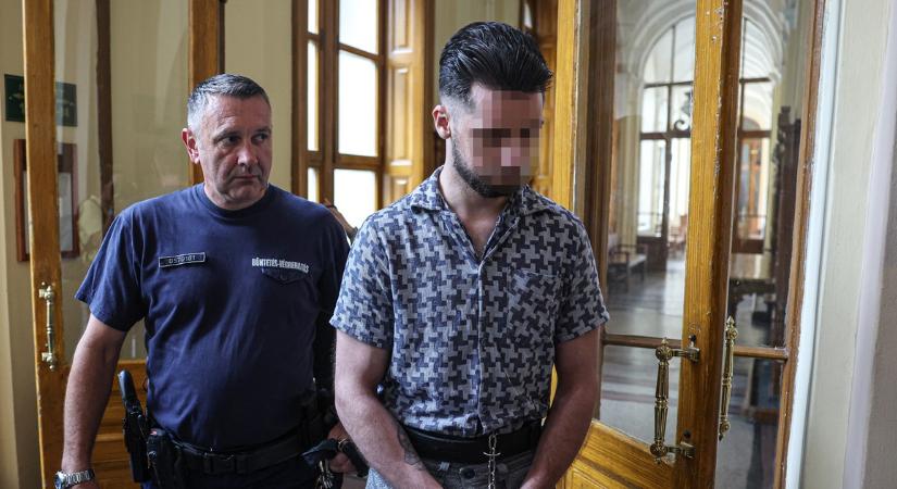 Így érkezett a bíróságra a férfi, aki egyetlen ütéssel ölt a Morrison's-ban - fotók, videó