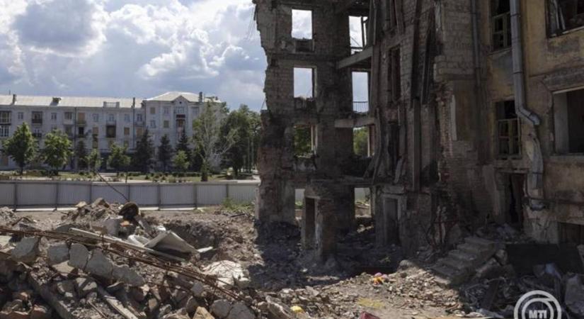 Ukrán légierő: éjszaka több mint 220 drónnal és rakétával támadott az orosz hadsereg, többen megsebesültek