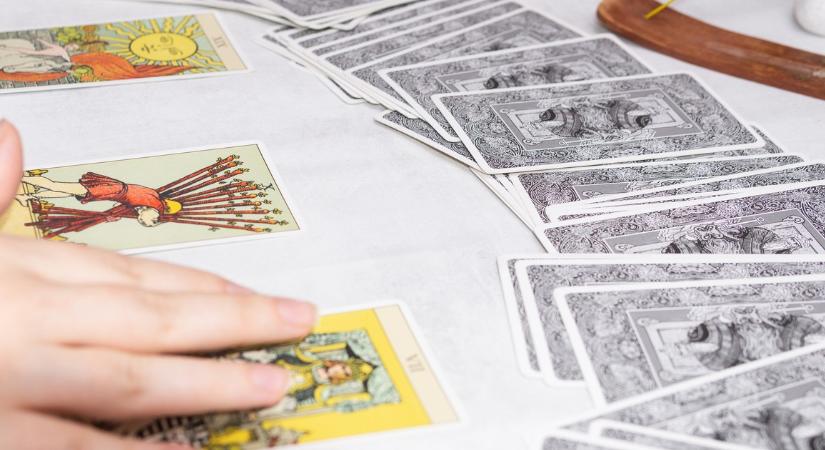 Itt a nagy napi tarot horoszkóp minden csillagjegynek 2026. június 11-re: kinek fordul ma meg a sorsa?