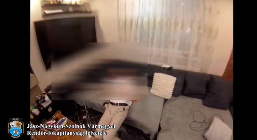 Újszászi díler őrizetben (videóval)