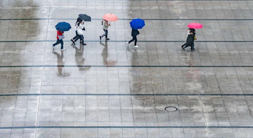 Narancssárga riasztás: heves viharok és felhőszakadás várható péntek reggelig