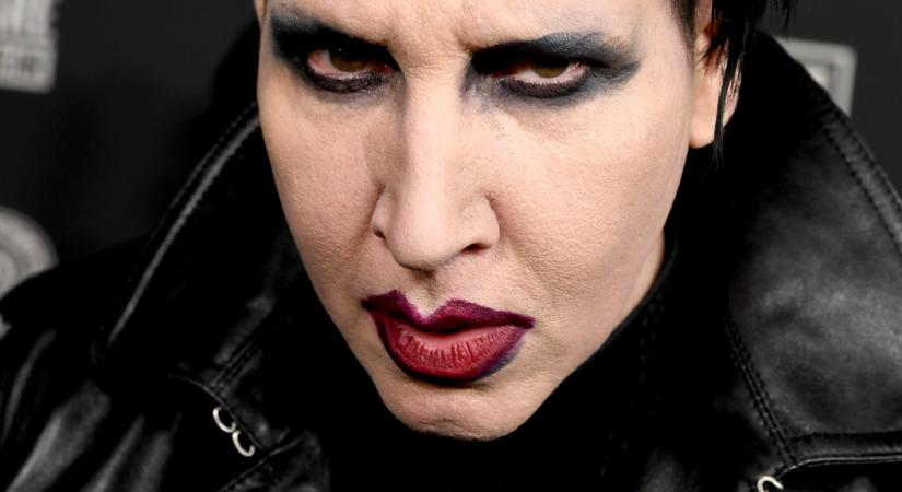 Marilyn Manson ellen a Trónok harca sztárja is felszólalt: baltával kergette a nőt