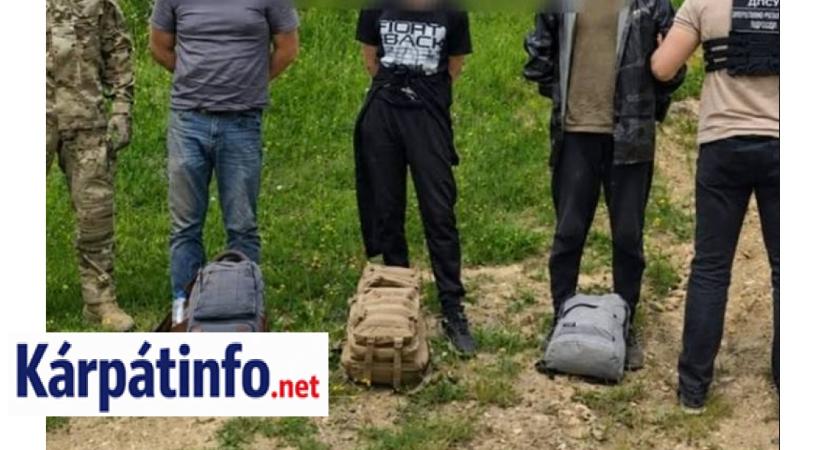 Figyelmeztető lövésekkel fogtak el három határsértőt a szlovák határnál
