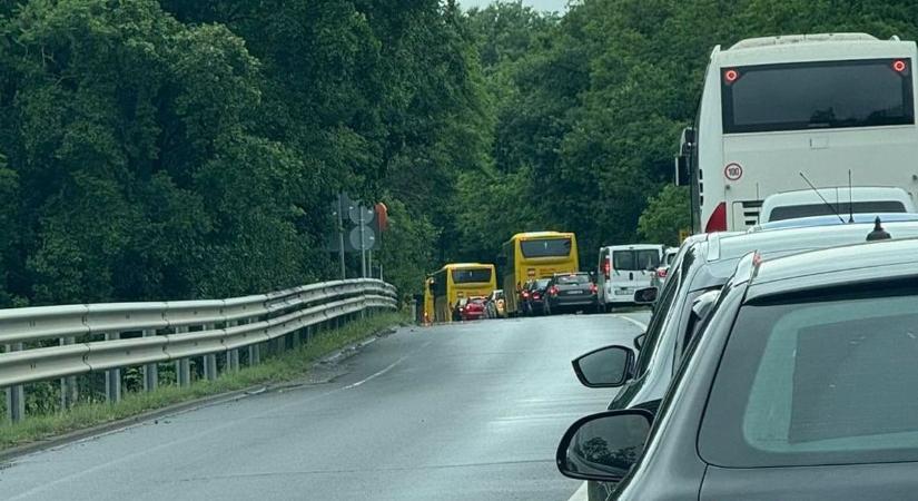 Óriási a dugó Nyíregyházánál, aki tudja, kerülje el ezt a szakaszt!