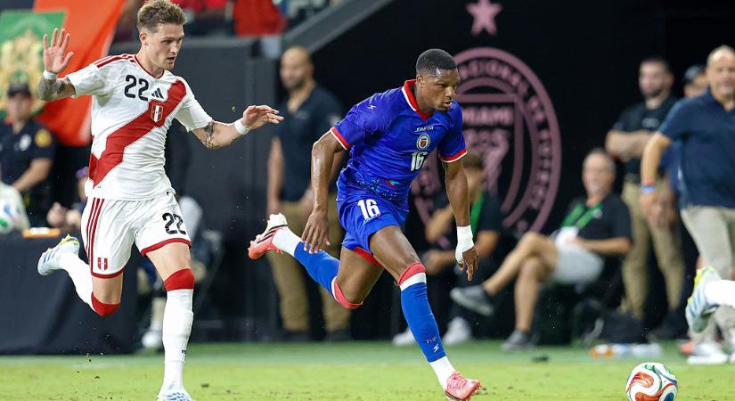 Elképesztő indok miatt, napokkal a foci-vb kezdete előtt tiltotta be a FIFA az egyik válogatott mezét