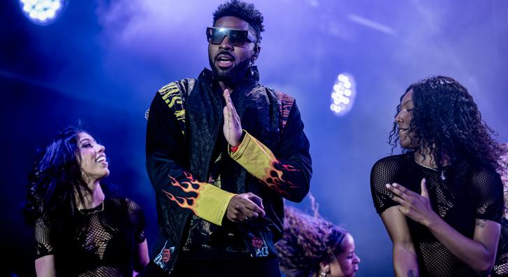 Közös fotón Jason Derulo és Pető Brúnóék, így telt a világsztár budapesti koncertje