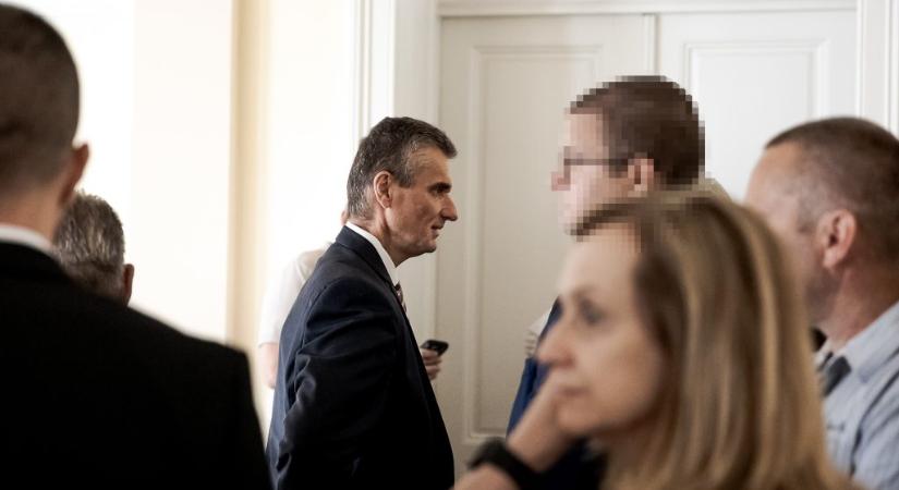 Elítélték a volt győri rendőrkapitány fiát az apja ellen folyó perben – letartóztatása után még egyszer lebukott az exrendőr
