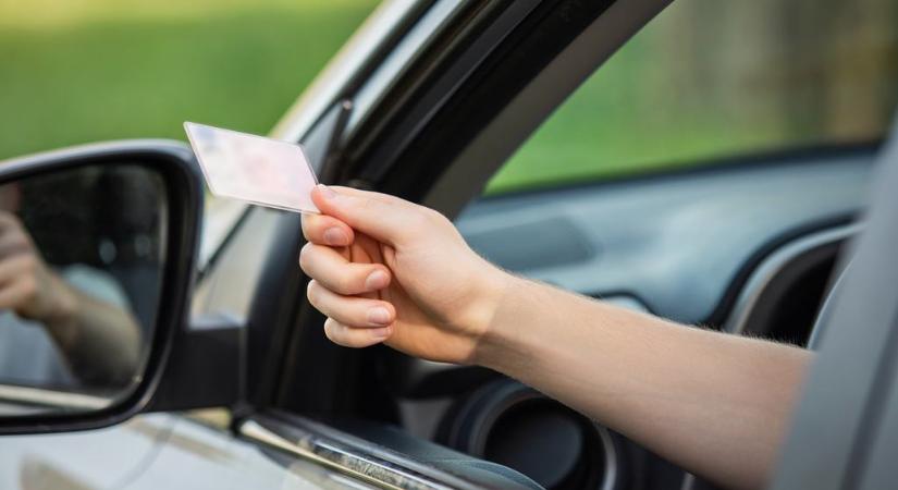 Egységes eltiltás jön a jogosítványoknál: több ponton módosul a vezetői engedély az EU döntése értelmében